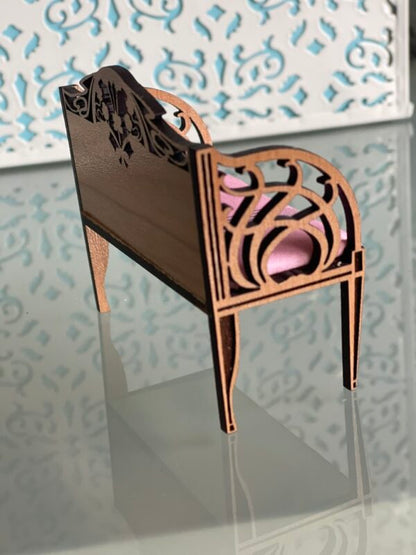 Tulip Settee