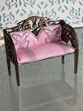 Tulip Settee